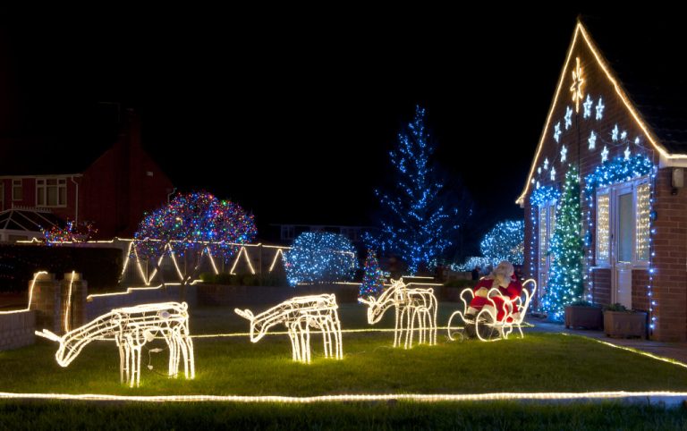 a house with outdoor christmas decor